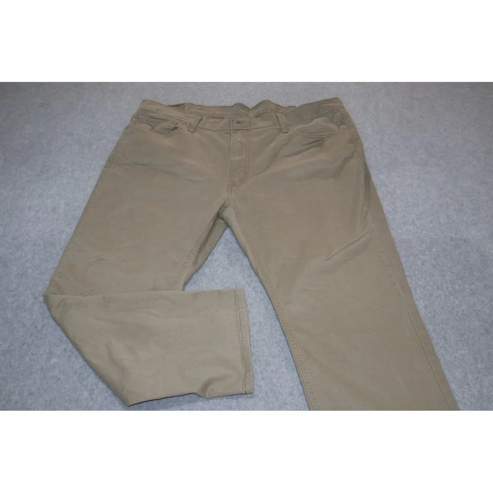 Levi Strauss & Co 541 Athletic Taper Mens 42x28 Tan Chino Pants 18181-0532